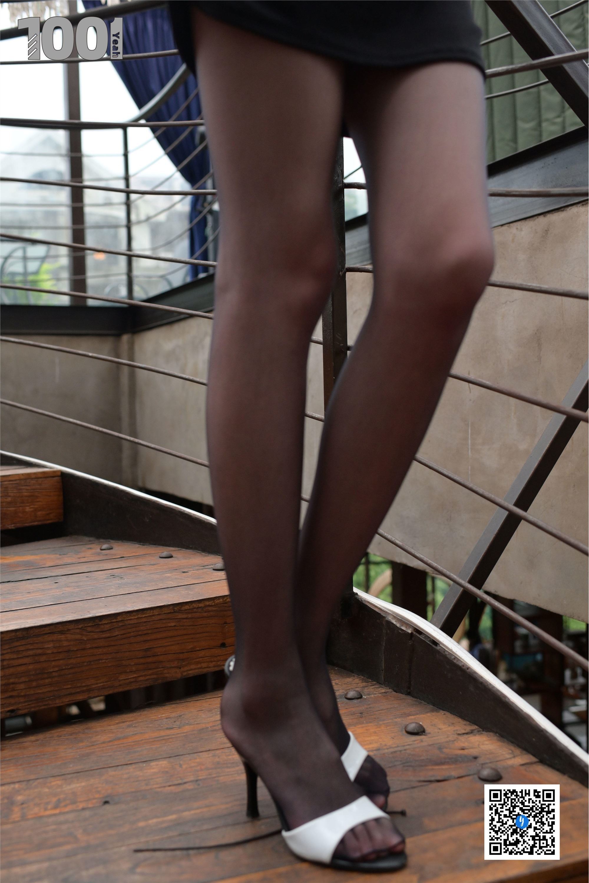 IESS异思趣向  一千零一夜 模特：草莓《楼梯的拐角处1》